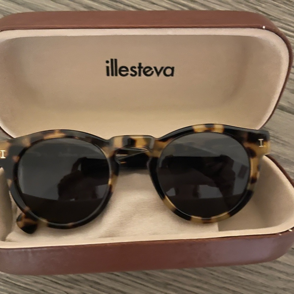 Illesteva Leonard Sunglasses
